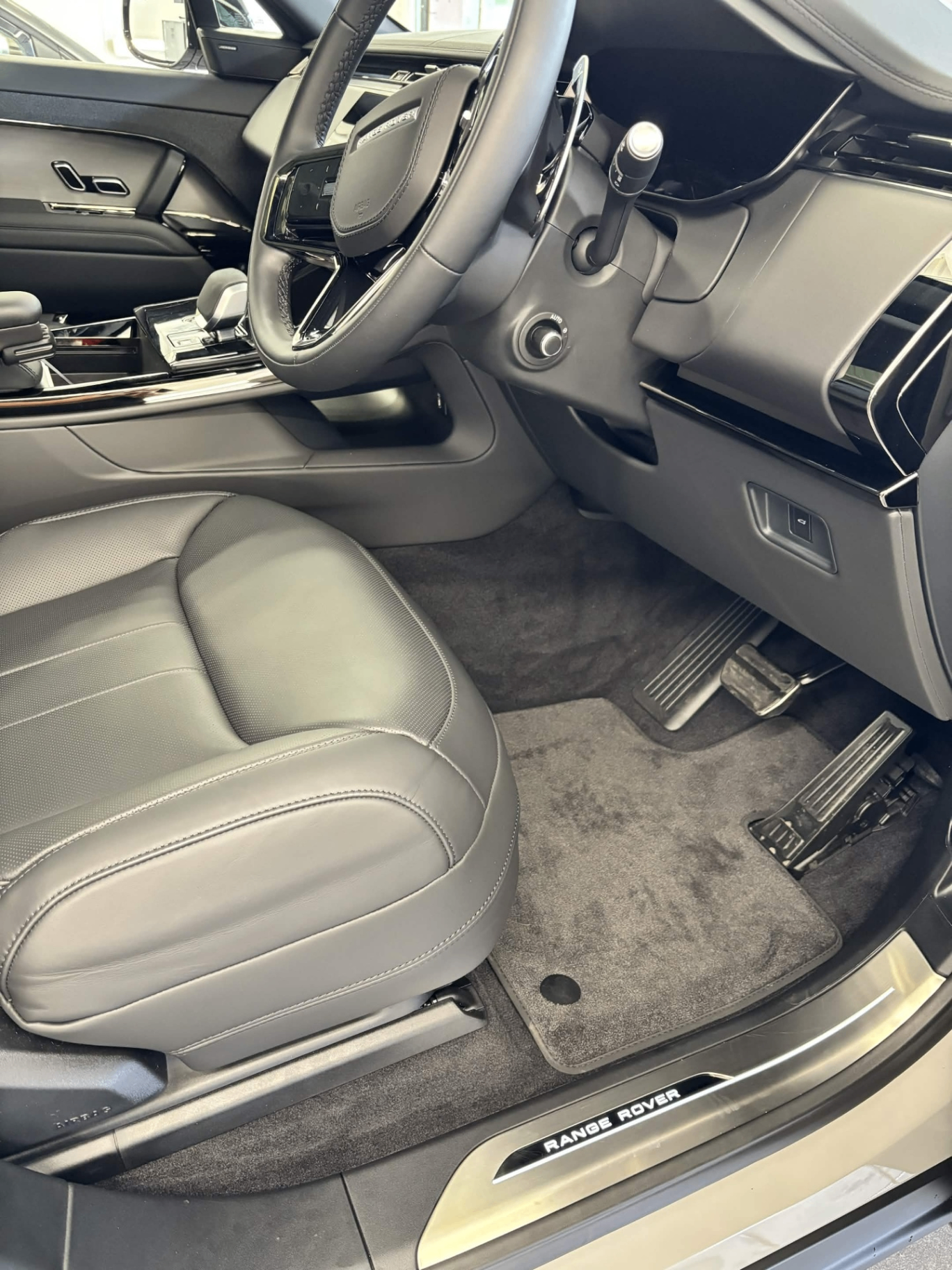 Range Rover interior after deep clean